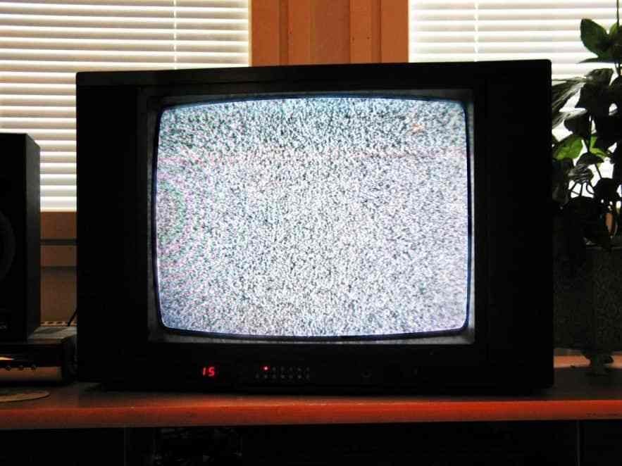 La mia TV si spegne o si accende da sola, cosa devo fare? 2