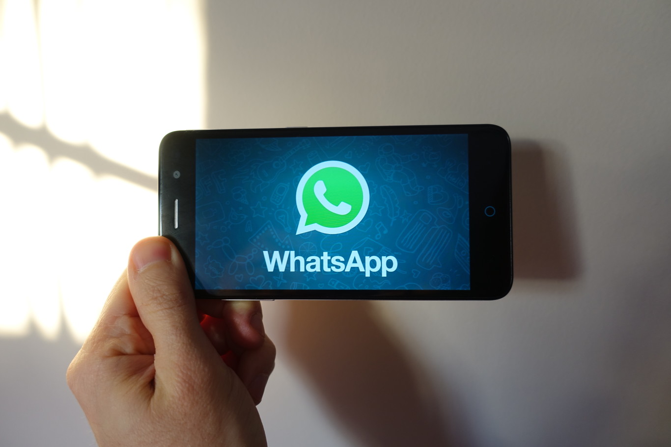 WhatsApp è lento a inviare messaggi. WhatsApp non invia messaggi 1